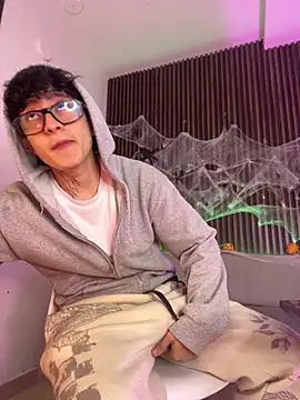 troy rouge online show from 18, 10, 2025