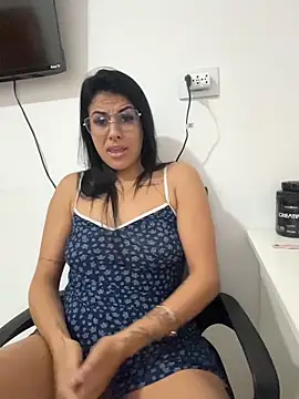 Snapshot of jheicylli chatting on 25, 4, 2026 jheicylli online show from 25, 4, 2026