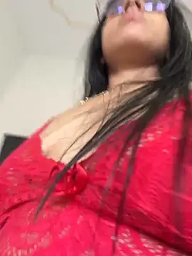 Snapshot of jheicylli chatting on 26, 4, 2026 jheicylli online show from 26, 4, 2026