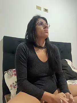 Snapshot of jheicylli chatting on 18, 5, 2026 jheicylli online show from 18, 5, 2026