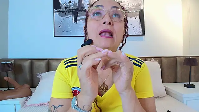 Snapshot of AlessandraLeroy chatting on 27, 6, 2026 AlessandraLeroy online show from 27, 6, 2026