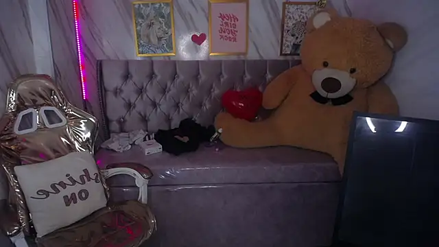 Snapshot of _wendy_b chatting on 14, 3, 2025 wendy b online show from 14, 3, 2025