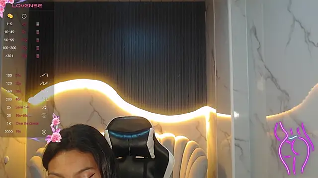 Snapshot of _wendy_b chatting on 9, 10, 2025 wendy b online show from 9, 10, 2025