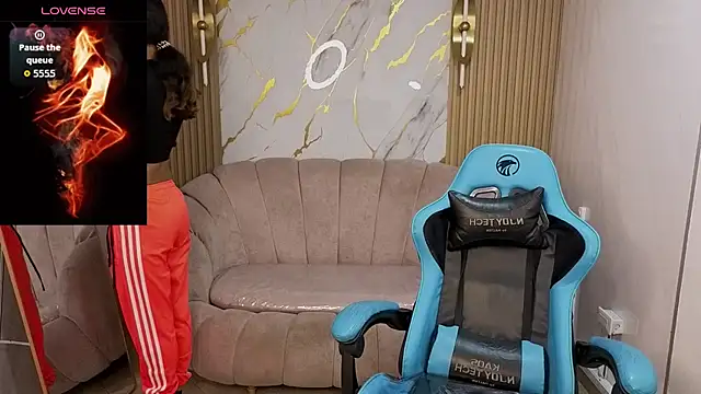 Snapshot of _wendy_b chatting on 6, 11, 2025 wendy b online show from 6, 11, 2025