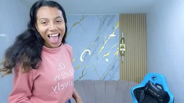 Snapshot of _wendy_b chatting on 13, 11, 2025 wendy b online show from 13, 11, 2025