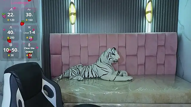 Snapshot of _wendy_b chatting on 27, 11, 2025 wendy b online show from 27, 11, 2025