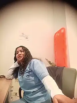 Snapshot of Paula6Colombia chatting on 13, 11, 2025 Paula6Colombia online show from 13, 11, 2025