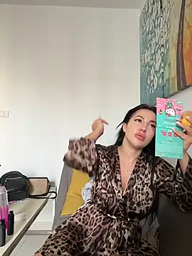 Snapshot of AleksandraRich chatting on 25, 11, 2025 AleksandraRich online show from 25, 11, 2025