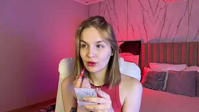 Snapshot of _Vikky_Moon_ chatting on 4, 10, 2025 Vikky Moon online show from 4, 10, 2025