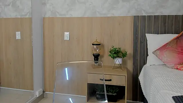 Snapshot of _SamantaGomez chatting on 4, 6, 2026 SamantaGomez online show from 4, 6, 2026