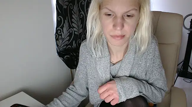 Snapshot of ElssaRush chatting on 9, 3, 2025 ElssaRush online show from 9, 3, 2025