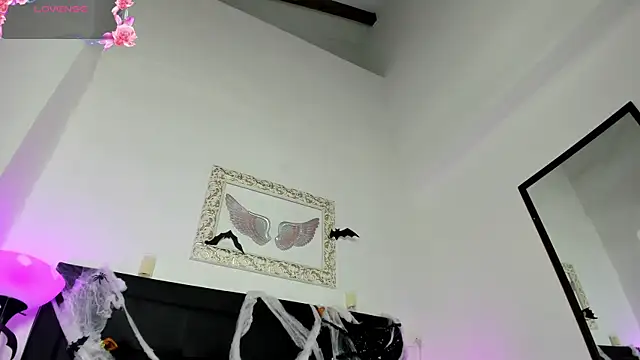 Lola Blondie online show from 10, 10, 2025