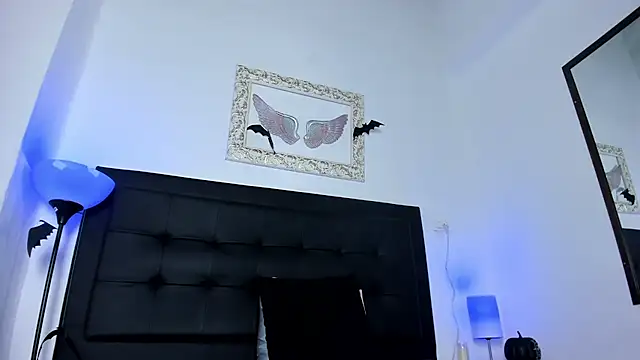 Lola Blondie online show from 5, 11, 2025