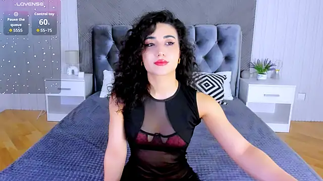 Maya Rogerss online show from 24, 11, 2025