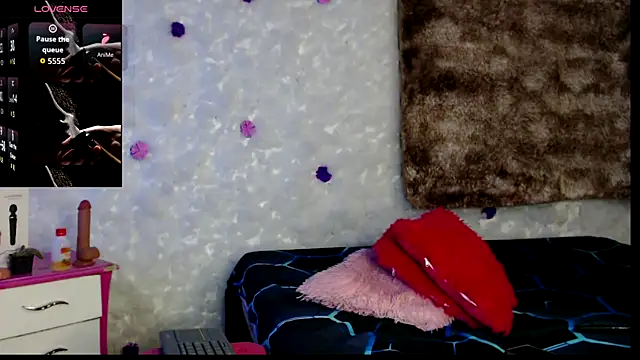 bella warzon online show from 8, 4, 2026