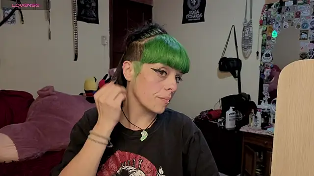 freyaa sorcerees online show from 15, 12, 2025