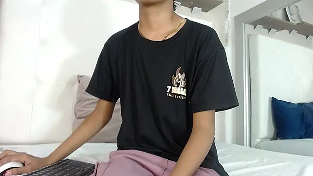 willow smitt online show from 30, 10, 2025