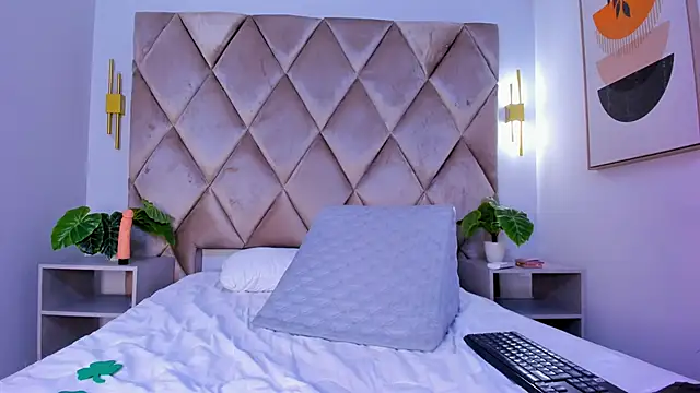 lucianasmith  online show from 17, 3, 2025