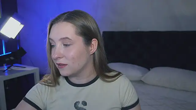 Snapshot of saint_trisha chatting on 3, 3, 2026 saint trisha online show from 3, 3, 2026