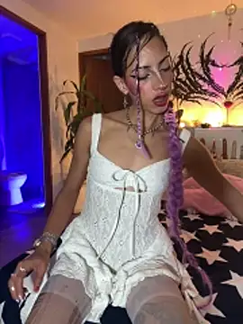 Lia Valmont online show from 11, 4, 2026