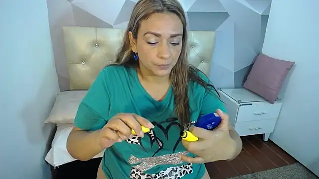 Milf-Prettyboobs online show from 18, 12, 2025