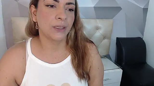 Snapshot of Milf-Prettyboobs chatting on 2, 2, 2026 Milf-Prettyboobs online show from 2, 2, 2026