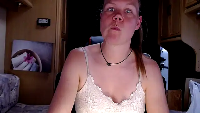 Snapshot of CallMeMaria chatting on 4, 1, 2025 CallMeMaria online show from 4, 1, 2025