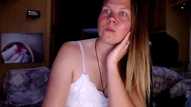 Snapshot of CallMeMaria chatting on 11, 1, 2025 CallMeMaria online show from 11, 1, 2025