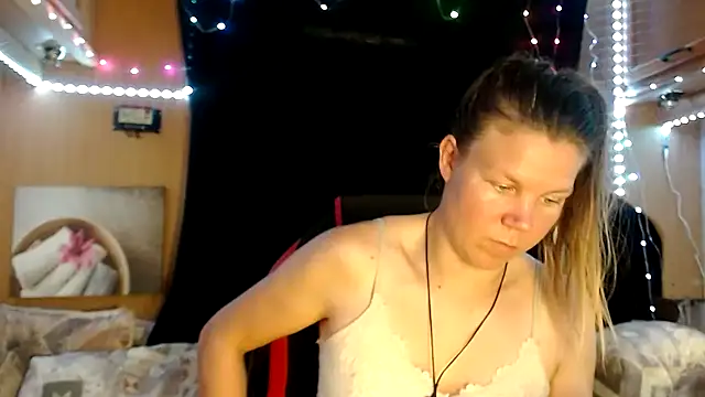 Snapshot of CallMeMaria chatting on 27, 1, 2025 CallMeMaria online show from 27, 1, 2025