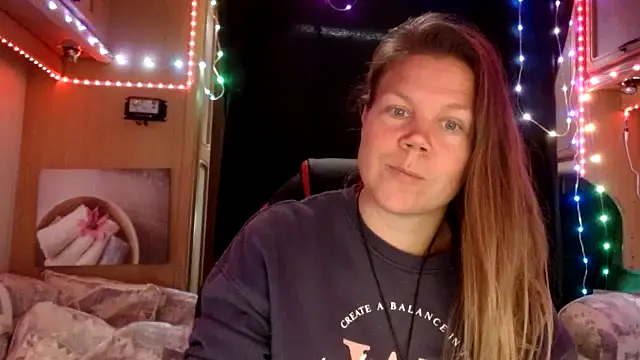 Snapshot of CallMeMaria chatting on 3, 2, 2025 CallMeMaria online show from 3, 2, 2025