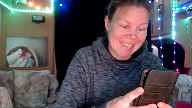 Snapshot of CallMeMaria chatting on 4, 2, 2025 CallMeMaria online show from 4, 2, 2025