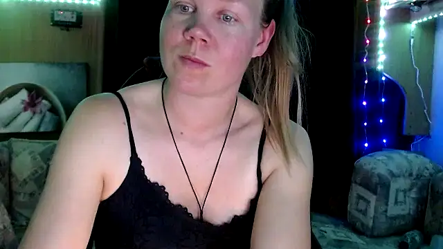 Snapshot of CallMeMaria chatting on 5, 2, 2025 CallMeMaria online show from 5, 2, 2025