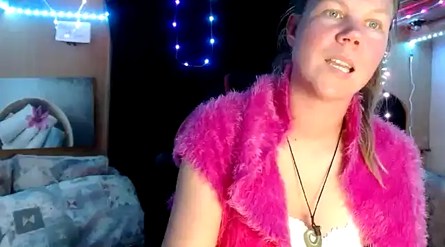 Snapshot of CallMeMaria chatting on 10, 2, 2025 CallMeMaria online show from 10, 2, 2025