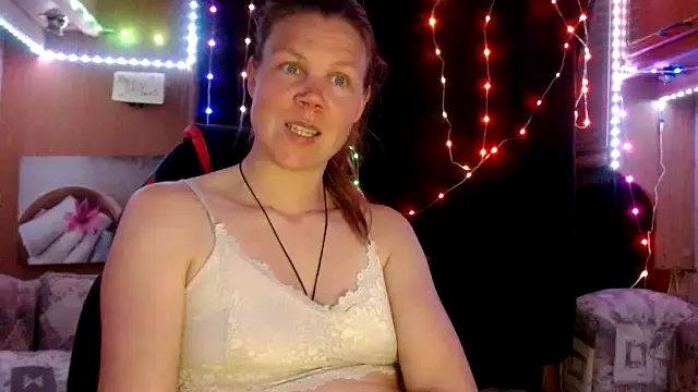 Snapshot of CallMeMaria chatting on 13, 2, 2025 CallMeMaria online show from 13, 2, 2025