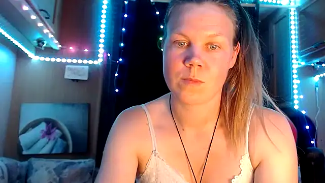 Snapshot of CallMeMaria chatting on 15, 2, 2025 CallMeMaria online show from 15, 2, 2025