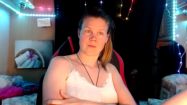 Snapshot of CallMeMaria chatting on 4, 3, 2025 CallMeMaria online show from 4, 3, 2025