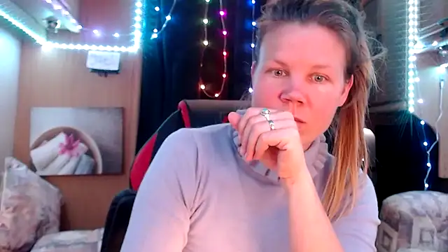 Snapshot of CallMeMaria chatting on 11, 3, 2025 CallMeMaria online show from 11, 3, 2025