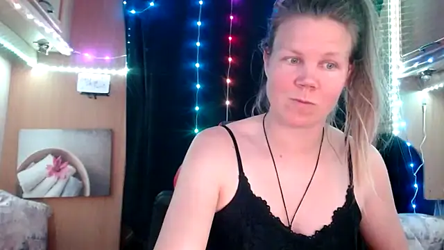 Snapshot of CallMeMaria chatting on 13, 3, 2025 CallMeMaria online show from 13, 3, 2025