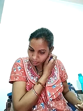 Hotty-Nidhi online show from 13, 3, 2025