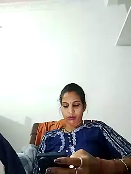 Hotty-Nidhi online show from 20, 3, 2025