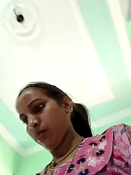 Snapshot of Hotty-Nidhi chatting on 2, 4, 2026 Hotty-Nidhi online show from 2, 4, 2026