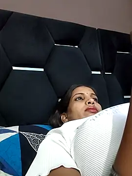 Snapshot of Hotty-Nidhi chatting on 29, 6, 2026 Hotty-Nidhi online show from 29, 6, 2026
