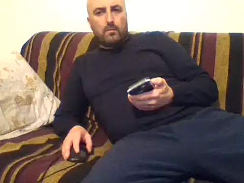 Snapshot of maxxxio12 chatting on 14, 3, 2025 maxxxio12 online show from 14, 3, 2025