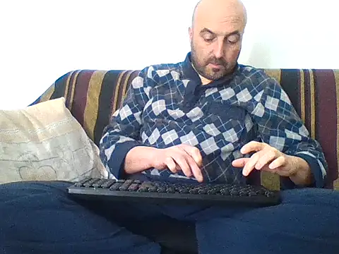 Snapshot of maxxxio12 chatting on 15, 3, 2025 maxxxio12 online show from 15, 3, 2025