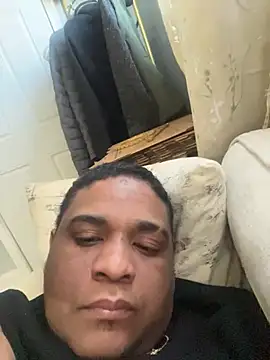 Snapshot of castro0416 chatting on 8, 3, 2025 castro0416 online show from 8, 3, 2025