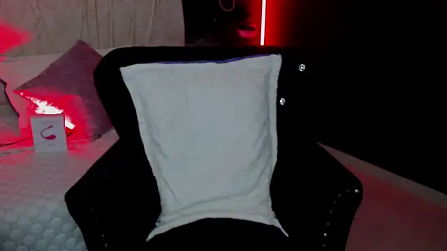 Lilith Thompson online show from 13, 3, 2025