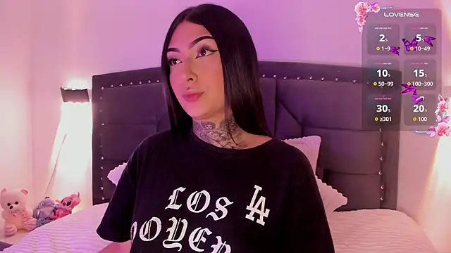 Lilith Thompson online show from 10, 10, 2025