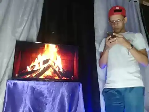 Snapshot of Hidden_Fantasies chatting on 4, 11, 2025 Hidden Fantasies online show from 4, 11, 2025