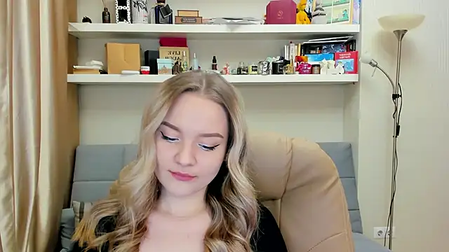 Kara Smith  online show from 29, 1, 2025