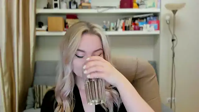 Kara Smith  online show from 12, 9, 2025